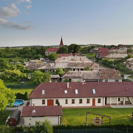 Farmaobeckov Sk Apartment *